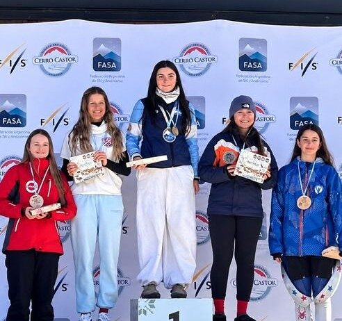 Seis triunfos y dos campeones: el esquí fueguino brilló en Cerro Castor
